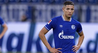 Zmar Schalke pokračuje. Neporazilo ani nováčka, na výhru čeká 22 zápasů