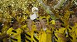 Fotbalisté Borussie Dortmund slaví triumf v německém Superpoháru po výhře nad Bayernem