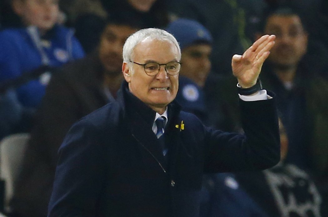 Trenér Leicesteru Claudio Ranieri v utkání na hřišti Newcastlu