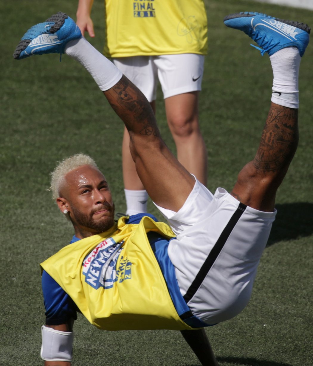 Brazilský forvard Neymar při exhibičním utkání