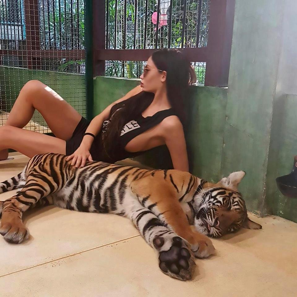 Bývalá Neymarova přítelkyně, srbská modelka Soraja Vučeličová, se na sociálních sítích chlubí hodně peprnými fotkami.