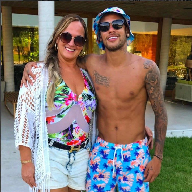 Neymar se svou maminkou Nadine.