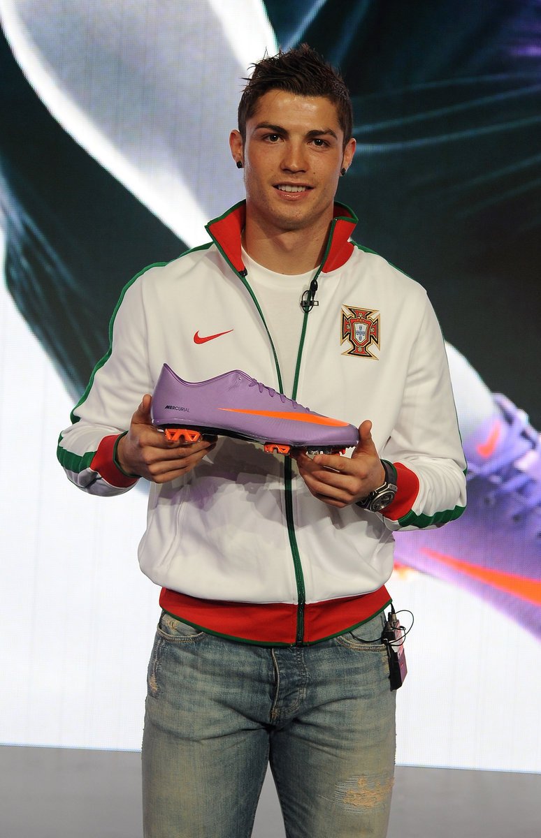 Cristiano Ronaldo a nové kopačky Nike Mercurial Vapor SuperFly II