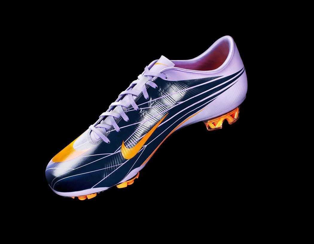 Cristiano Ronaldo a nové kopačky Nike Mercurial Vapor SuperFly II