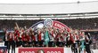 Feyenoord Rotterdam slaví zisk mistrovského titulu, k němuž výrazně přispěl i exsparťan Dávid Hancko