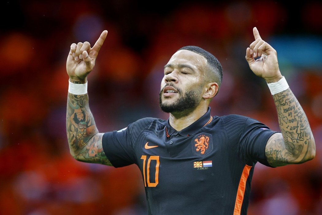 Memphis Depay měl krušné dětství, fotbalový talent ale naplnil