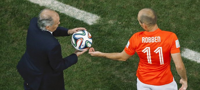 Arjen Robben v semifinále MS proti Argentině, kde Nizozemsko prohrálo na penalty