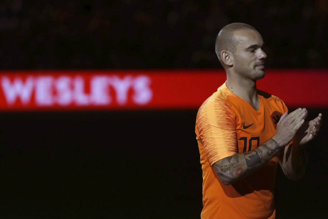 Sneijder si vychutnával potlesk tribun