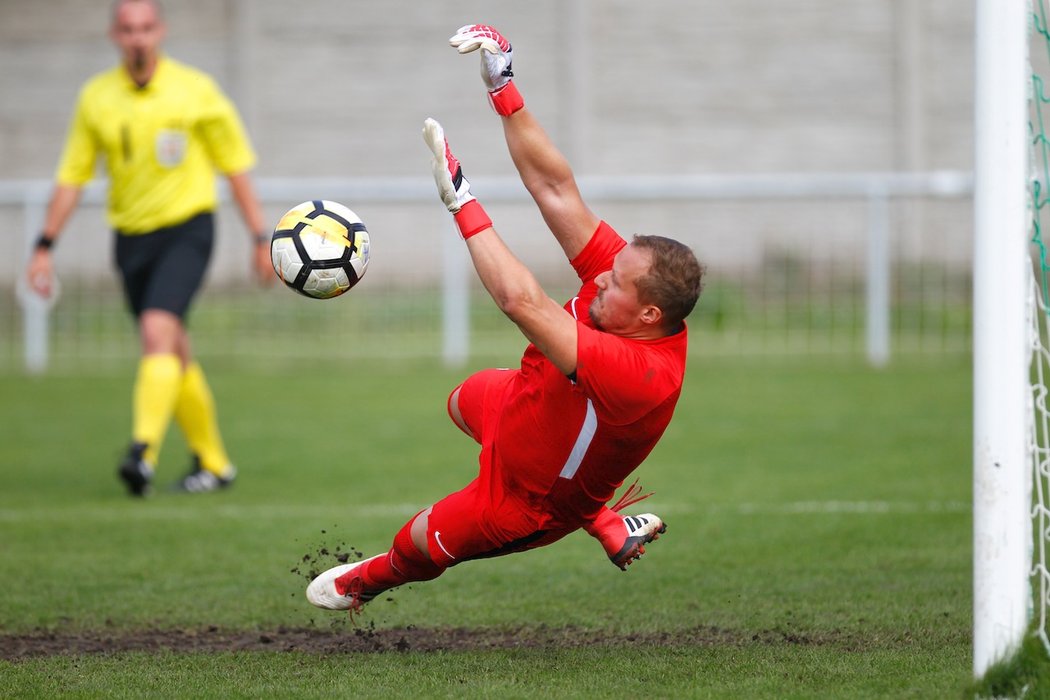 Brankář Michal Vondrka vychytal dvě penalty Davidu Kalivodovi