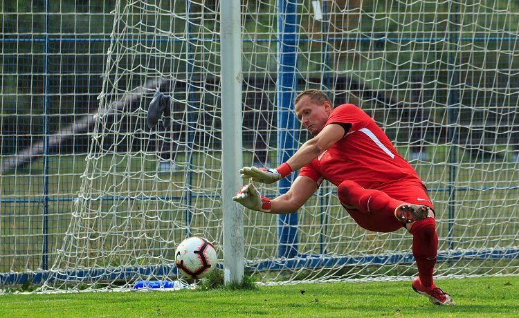 Brankář Michal Vondrka vychytal dvě penalty Davidu Kalivodovi