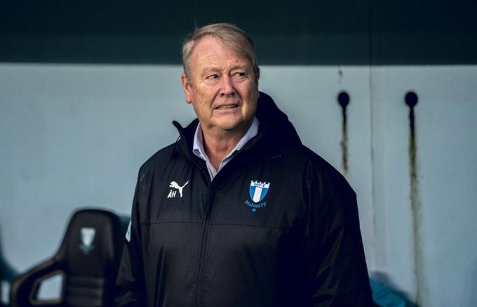 Norsko po postupu na MS zasáhla hrozná zpráva. Úspěšný kouč (72) bojuje s rakovinou mozku Norsko po postupu na MS zasáhla hrozná zpráva. Úspěšný kouč (72) bojuje s rakovinou mozku