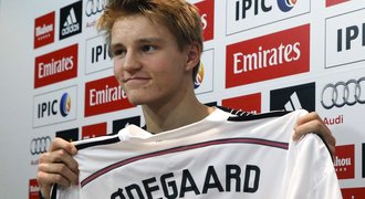 Ödegaard je ve Španělsku TERNO! Nahání ho přes 30 novinářů