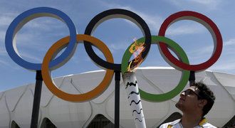 Rada olympionikům kvůli viru zika: Osm měsíců sex jen s kondomem