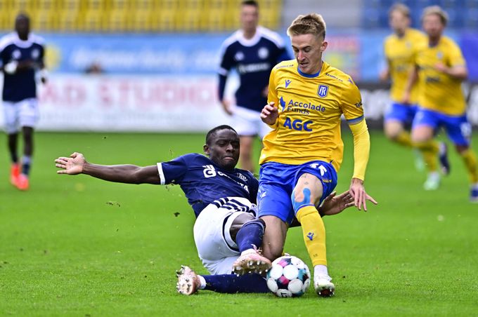 SESTŘIHY: První tříbodový úspěch Slovácka, výhry pro Artis i Bohemku. Teplice - Sigma 1:1 SESTŘIHY: První tříbodový úspěch Slovácka, výhry pro Artis i Bohemku. Teplice - Sigma 1:1