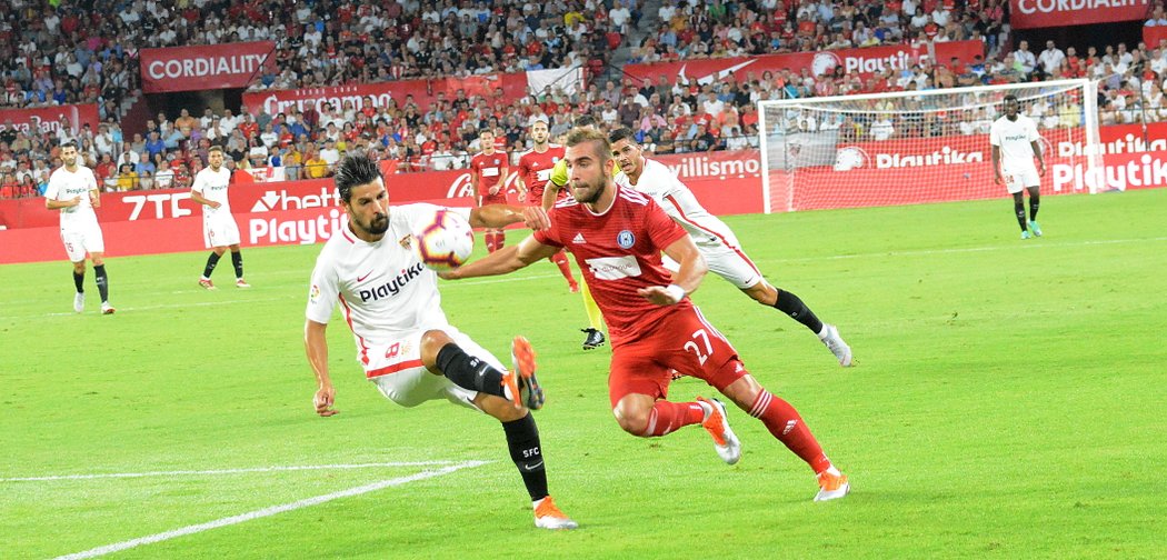 Fotbalisté Sigmy Olomouc si základní skupinu Evropské ligy nezahrají. Po domácí prohře 0:1 podlehli Seville v odvetě 4. předkola na jejím hřišti 0:3.