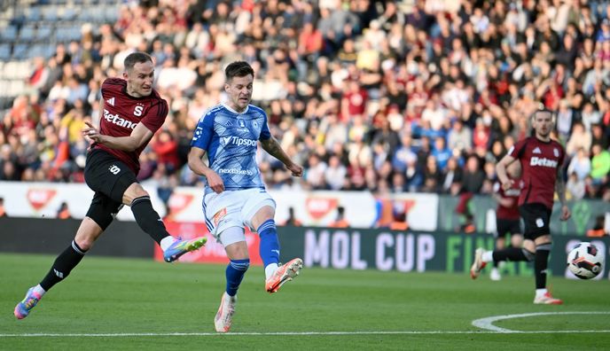 Jakub Pokorný v dresu Olomouce během utkání se Spartou Jakub Pokorný v dresu Olomouce během utkání se Spartou