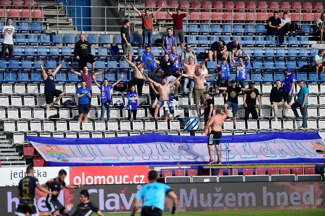 Olomoučtí fanoušci během utkání s Baníkem Ostrava