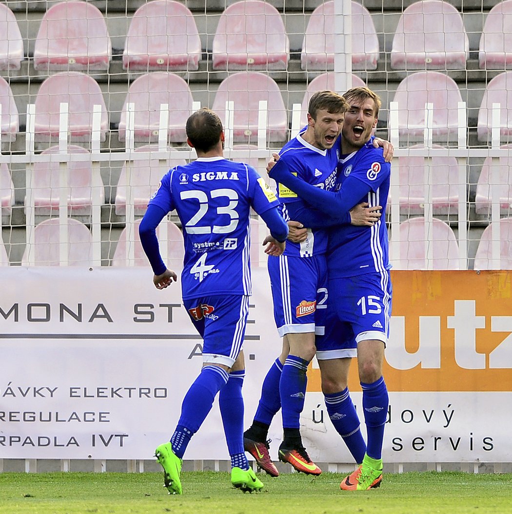 Fotbalisté Olomouce vybojovali na hřišti Žižkova cennou výhru