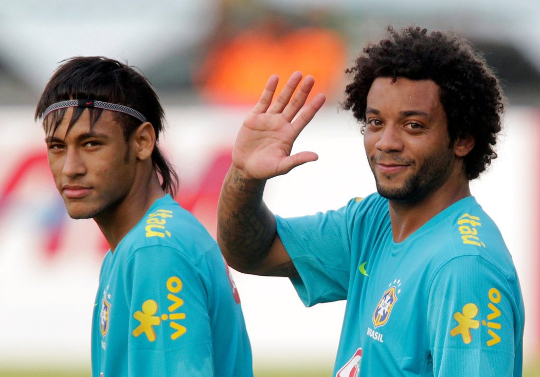 Neymar a Marcelo na brazilském tréninku před blížícím se olympijským turnajem