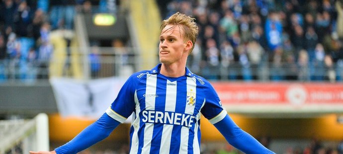 Talentovaný útočník Oscar Vilhelmsson z IFK Göteborg se raduje z gólu