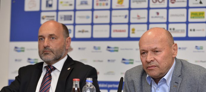 Tomáš Paclík a Miroslav Koubek na tiskové konferenci.