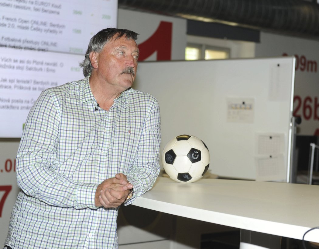 Antonín Panenka během návštěvy redakce Sportu