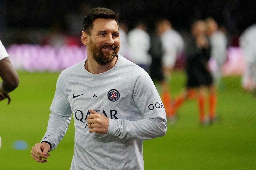Lionel Messi během rozcvičky