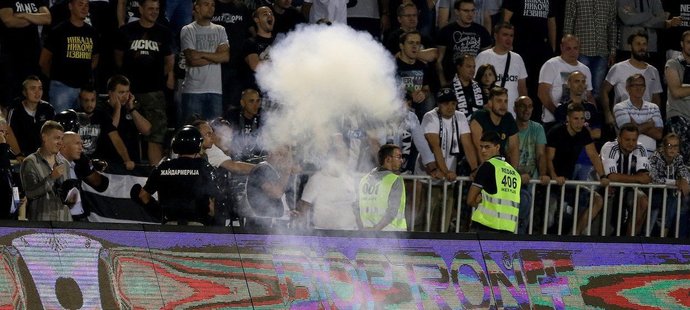 Fanoušci Partizanu Bělehrad v Lize mistrů řádili a klub byl potrestán pokutou