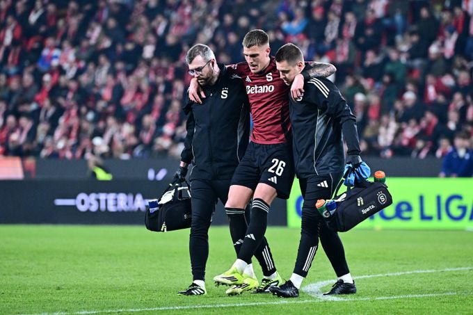 Přípravy na ligu ONLINE: rána pro Spartu! Komplikace při hojení, opora je po operaci Přípravy na ligu ONLINE: rána pro Spartu! Komplikace při hojení, opora je po operaci