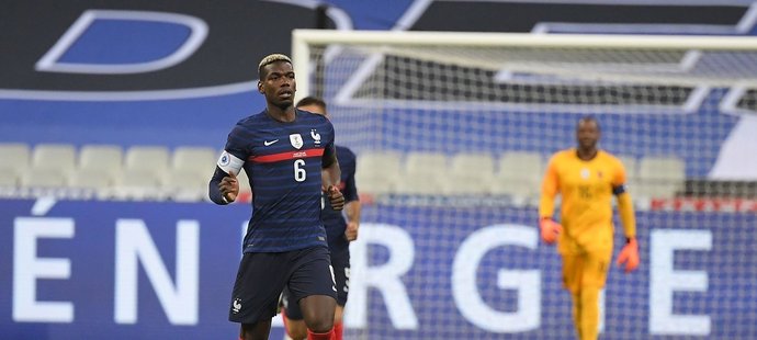 Paul Pogba v přípravném utkání Francie s Finskem zrovna neoslnil