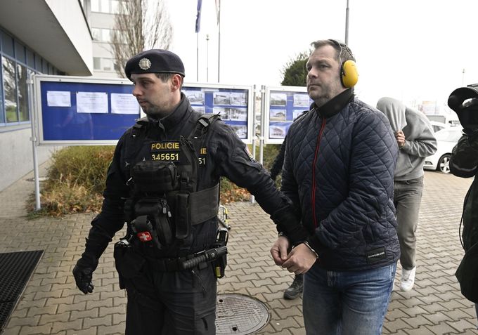 Fotbalový skandál ONLINE: Jeden z hlavních aktérů je na svobodě, Býmu propustili z vazby Fotbalový skandál ONLINE: Jeden z hlavních aktérů je na svobodě, Býmu propustili z vazby