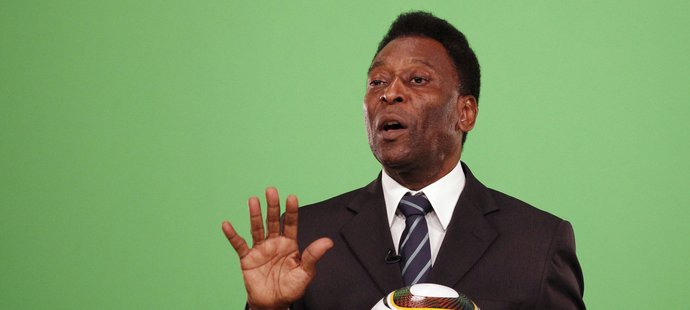 Legendární fotbalista Pelé musel být přeložen na jednotku intenzivní péče