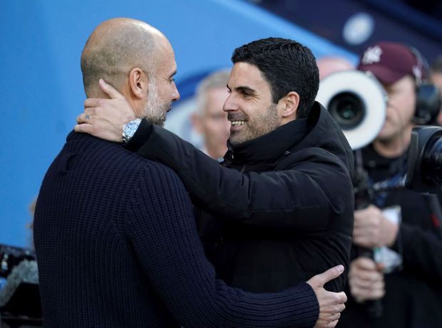 Pep Guardiola a Mikel Arteta Pep Guardiola a Mikel Arteta
