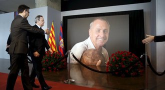 Rivalita stranou. V Barceloně vzdal poctu Cruijffovi i prezident Realu