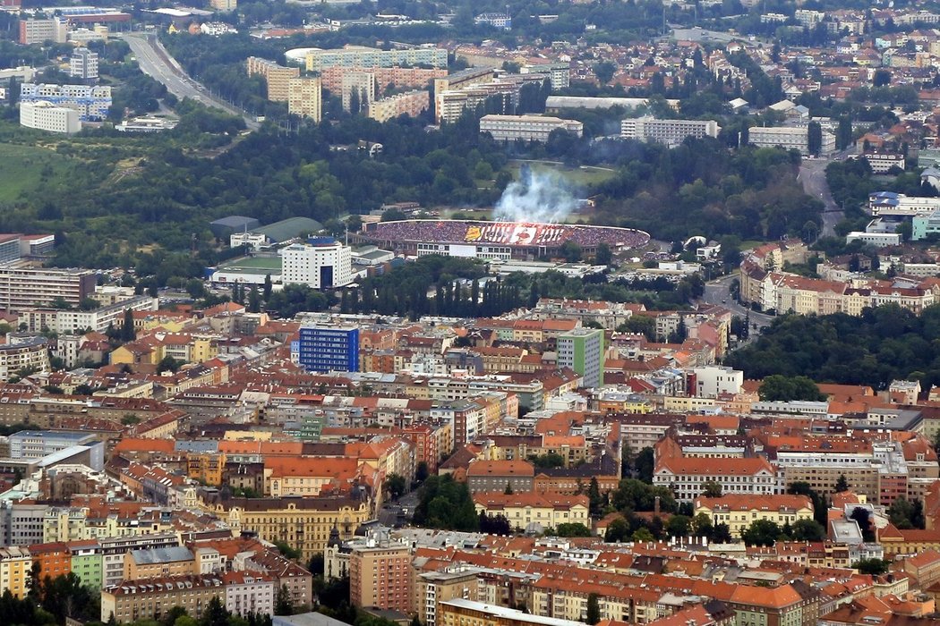 Lužánky o sobě daly opět vědět... Legendární stadion se probudil k životu na rozlučku Petra Švancary