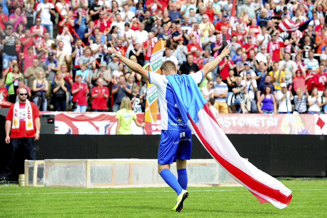 Petr Švancara byl z přijetí fanoušky Za Lužánkami hodně dojatý