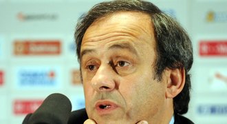 Platini chce změnit fotbal: Bílá karta, víc střídání a nižší trest při penaltě