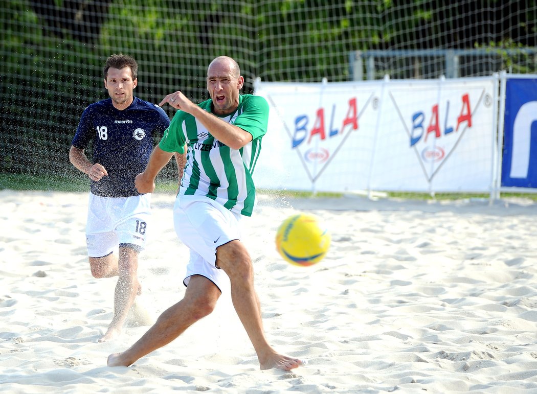 Legendární kanonýr Jan Koller si před lety zahrál za plážový tým Bohemians, v jednom utkání oblékl i dres národního týmu