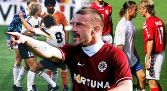 (Ne)slavná plivnutí ve fotbale: zkrat Tottiho, lama Rijkaard i Řepka. Jaké byly tresty?