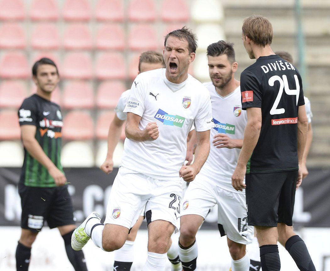 Marek Bakoš se raduje z proměněné penalty