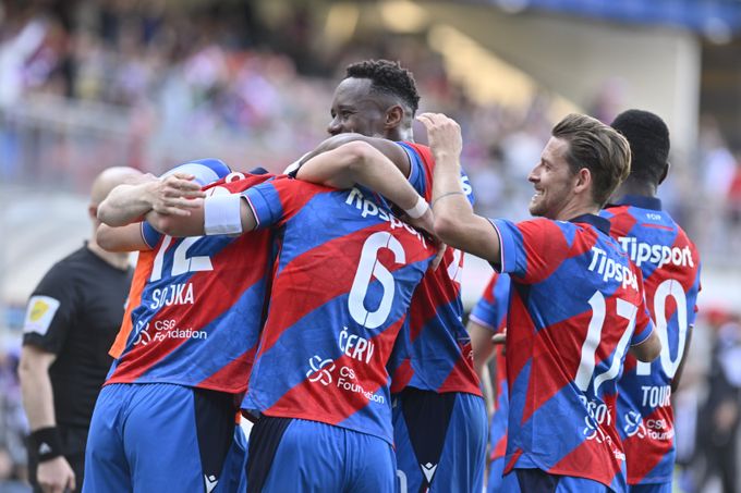 Plzeň - Liberec 2:0. Viktoria doma uspěla, triumf potvrdila parádní trefa Sojky Plzeň - Liberec 2:0. Viktoria doma uspěla, triumf potvrdila parádní trefa Sojky