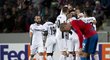 Fotbalisté rumunské Astry slaví branku do sítě Plzně v Evropské lize
