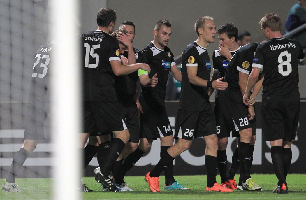 Radost plzeňských fotbalistů po vstřelené brance