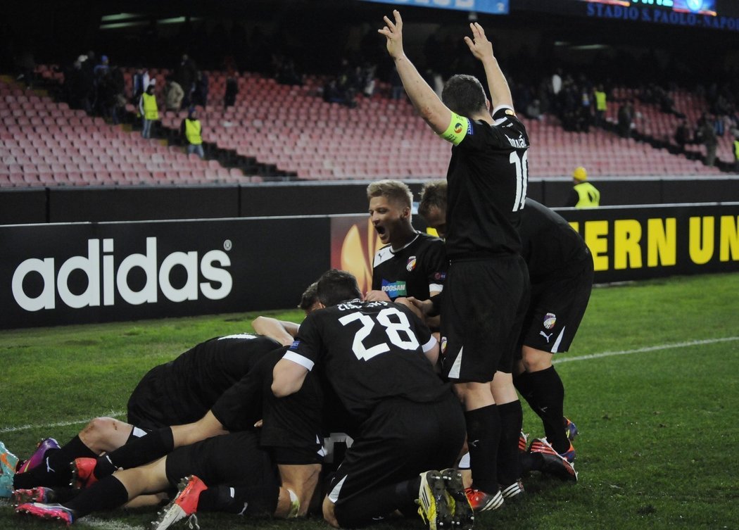 Fotbalisté Plzně slaví vítězství na půdě Neapole 3:0