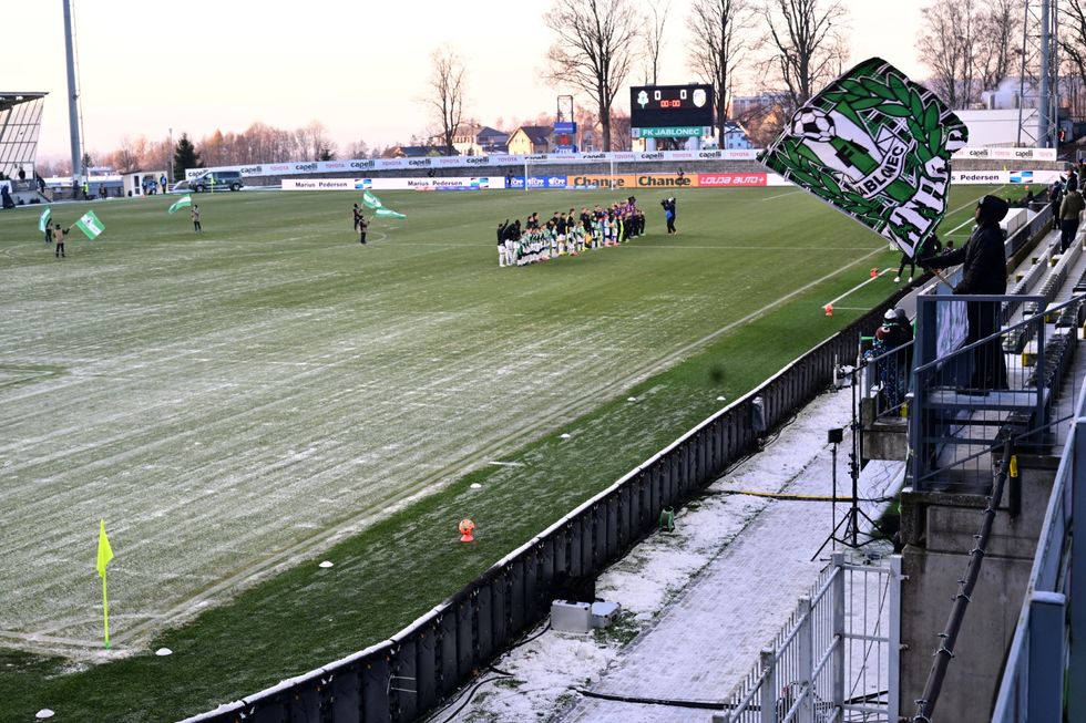 ONLINE: Jablonec - Plzeň 0:0. Na promrzlém trávníku nechybí Valenta ani Ladra ONLINE: Jablonec - Plzeň 0:0. Na promrzlém trávníku nechybí Valenta ani Ladra