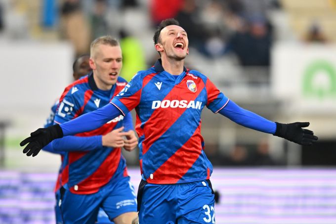 ONLINE: Jablonec - Plzeň 0:2. Promrzlé hřiště hostům sedí, po rohu se trefil Valenta ONLINE: Jablonec - Plzeň 0:2. Promrzlé hřiště hostům sedí, po rohu se trefil Valenta
