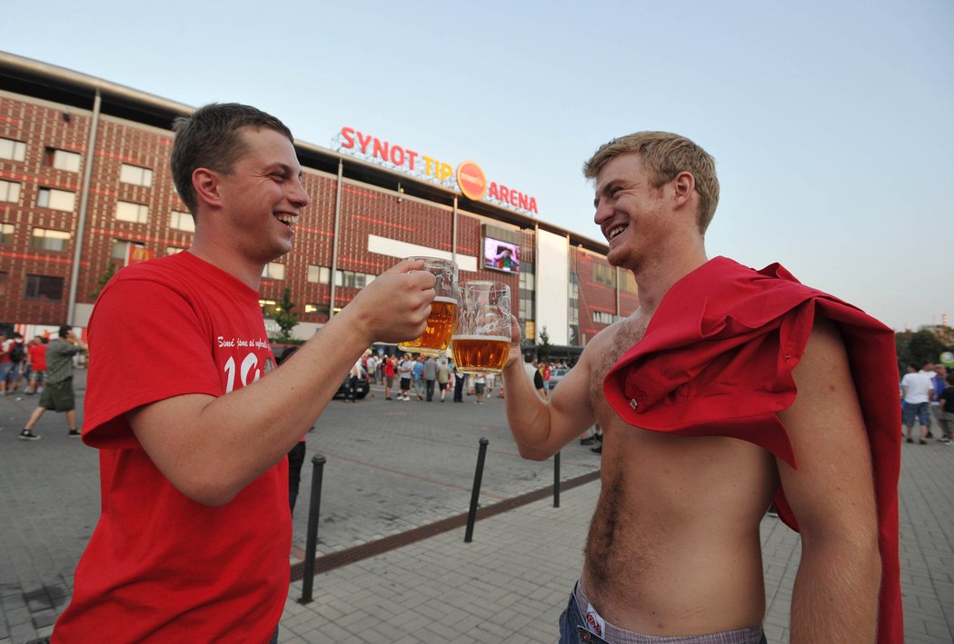 Pivo pro dobrou náladu se v horkém počasí hodilo