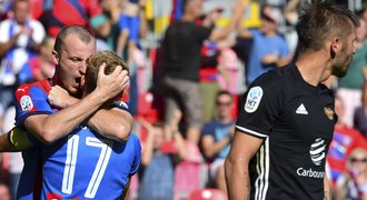 CELÝ SESTŘIH: Plzeň - Dukla 4:0. Demolici řídil v první půli Krmenčík