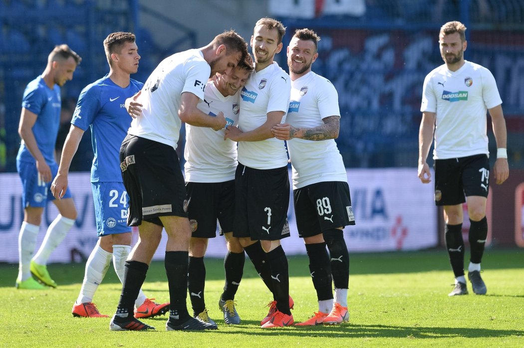 Plzeňská radost po proměněné penaltě v zápase v Liberci