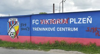 Fanoušci Slavie poničili v Plzni areál! Vandalové, omlouvá se Tvrdík